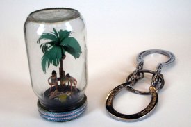 COUPLE ON ISLAND IN JAR, HORSESHOE PUZZLE