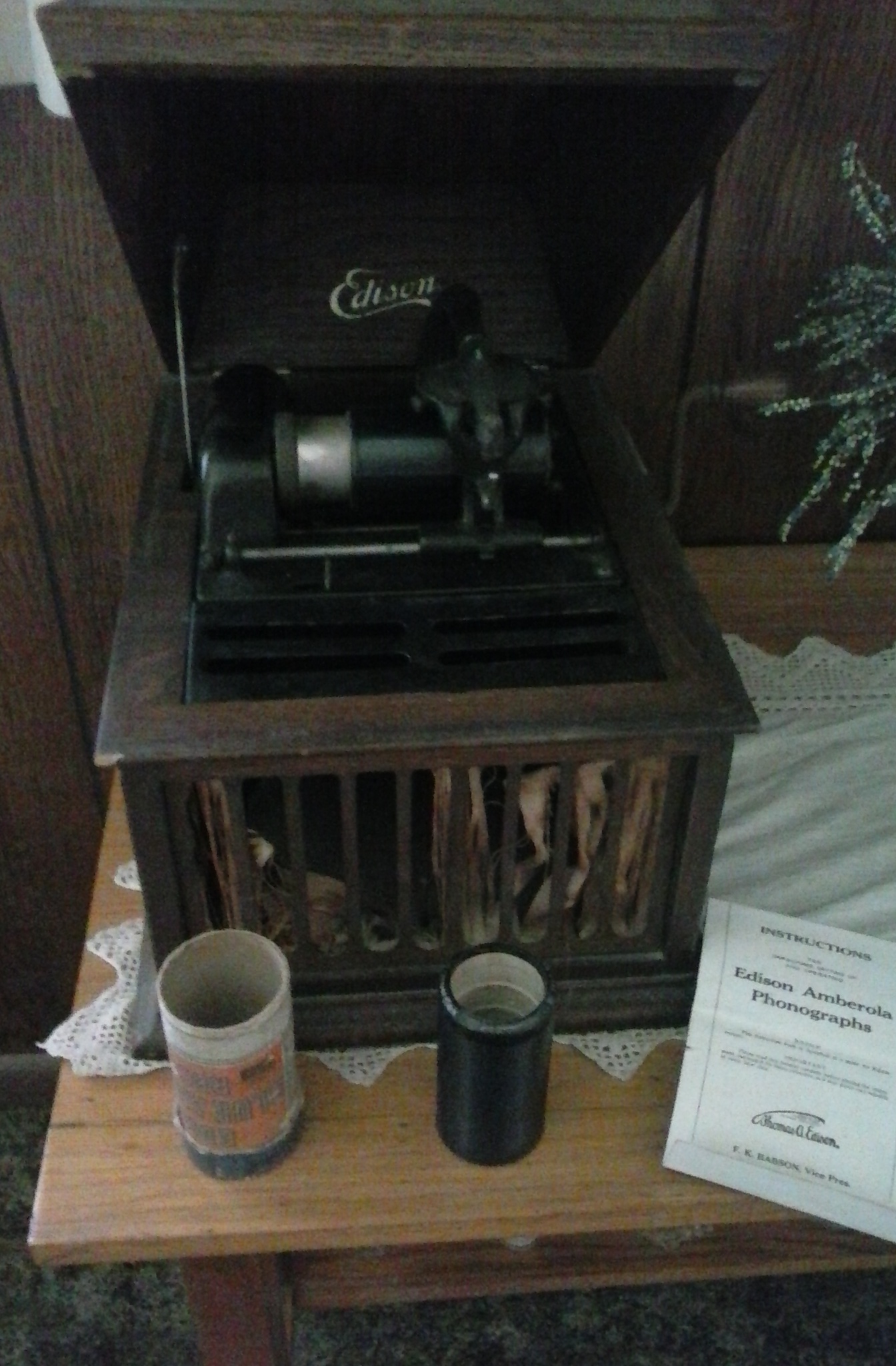 m1-edison-amberola-phonograph_1